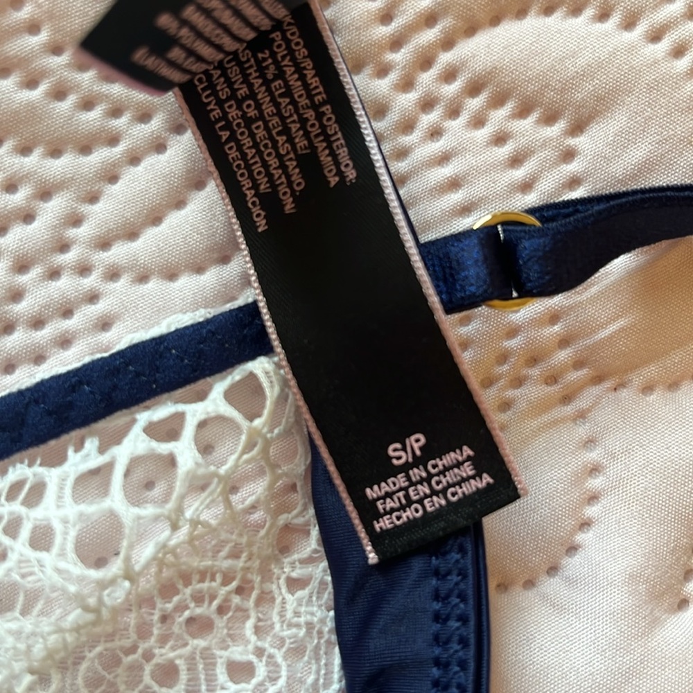 Victoria’s Secret Lace Teddy - Picture 8 of 10